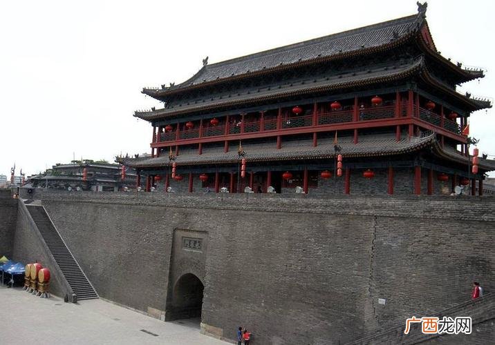 西安城墙是哪个朝代建造的