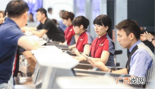 地勤是航空业的地面从业人员的统称 航空地勤是干什么的
