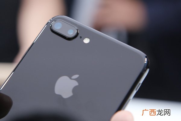 讲解快速的解决方法 iPhone屏幕变黑白如何恢复彩色