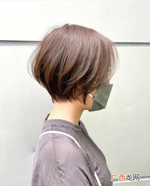 头顶尖的女生适合什么发型图片