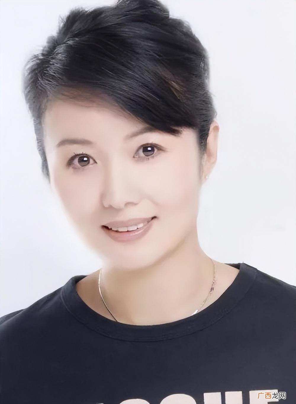 郑卫莉再婚嫁大13岁杜志国 郑卫莉的个人资料简介