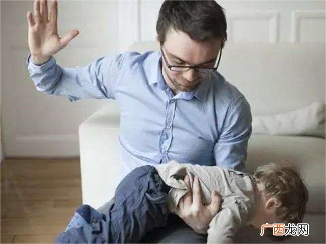 棍棒之下出孝子是对是错 遇到这几种情况 该如何教育孩子