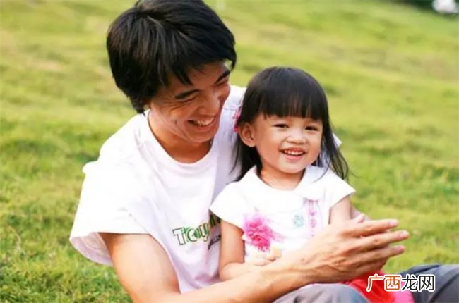 家有女儿的爸爸要注意这几种行为可能影响孩子的择偶观