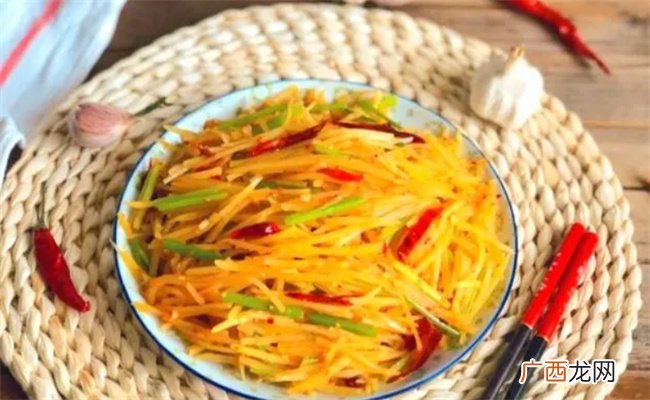 凉拌土豆丝好吃有窍门 做法步骤很关键 酸辣爽口又入味