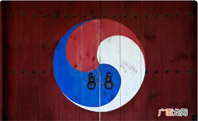 八字命理学中通过阴阳思想该如何推断命主的格局