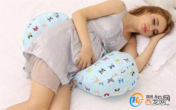 孕妈们别再大意了，孕期睡觉哪能马虎，最好做到这四点！