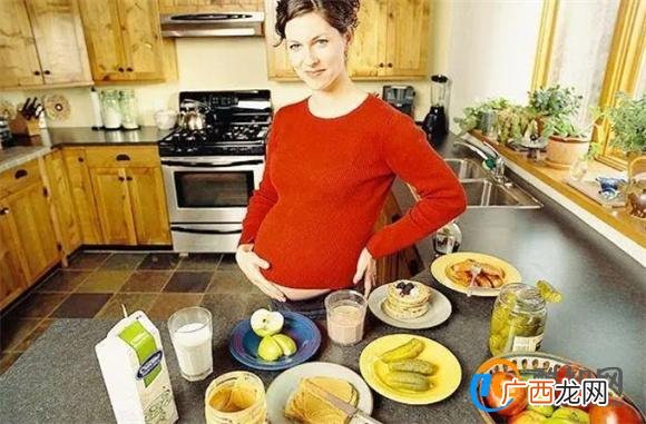 孕妈们嘴下要留情，这几种食物碰不得，吃了胎儿也跟着受罪！