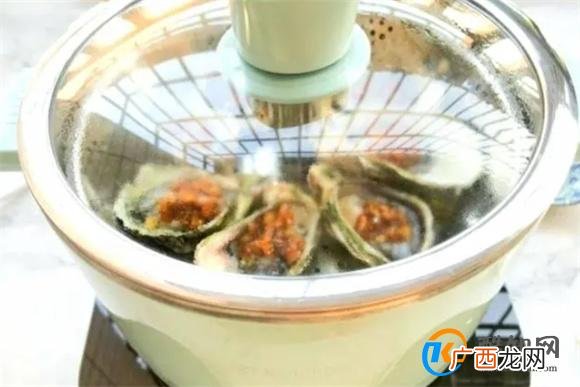 蒜蓉生蚝做法有窍门，记住一点做出来鲜嫩多汁，蒜香浓郁，无腥味