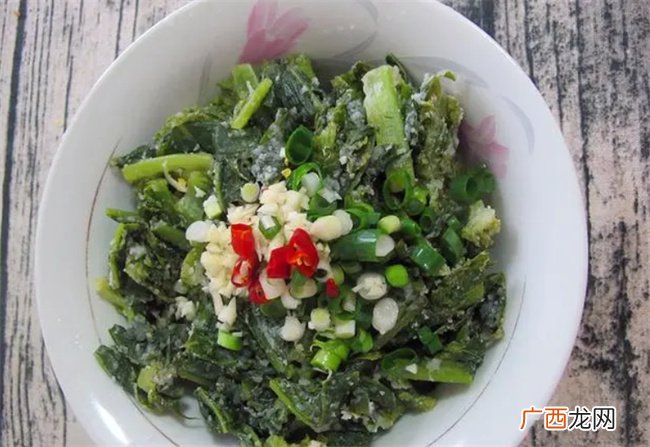 不起眼的莴笋叶别再扔掉了 教你简单蒸一蒸 营养又美味特别好吃
