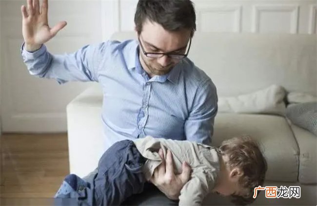 小时候经常挨打的孩子 长大后会变成这三种人 哪一种都不好