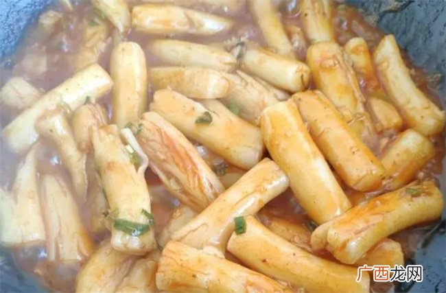 自制韩式炒年糕香辣可口 味道不比卖的差