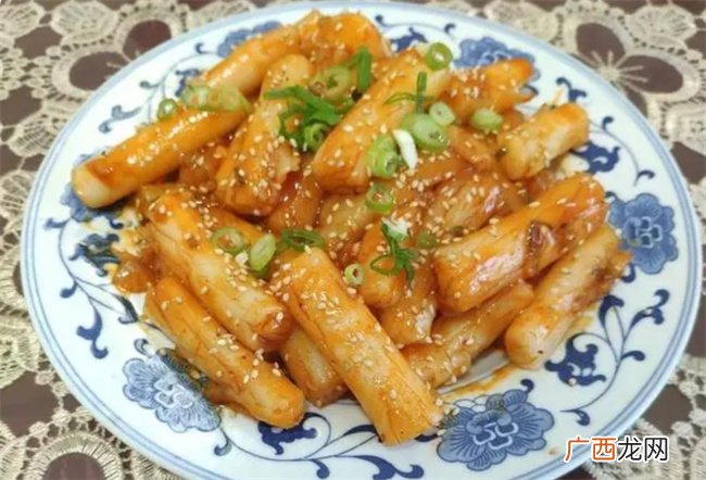 自制韩式炒年糕香辣可口 味道不比卖的差