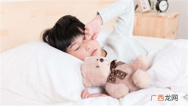 ?孩子不爱睡觉是什么原因 孩子从小到大都不爱睡觉