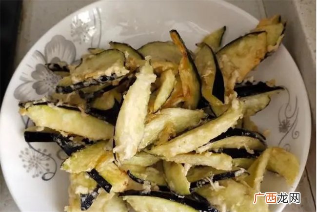教你茄子新做法 外酥里嫩 香辣酸甜又开胃 风味独具特色