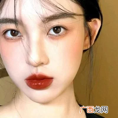 鼻梁有痣的女人好不好,女人鼻子上的痣图解