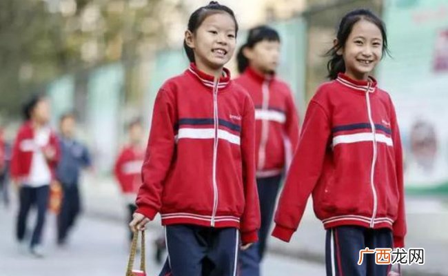 ?学校为减负要求学生不带书包回家 合理吗