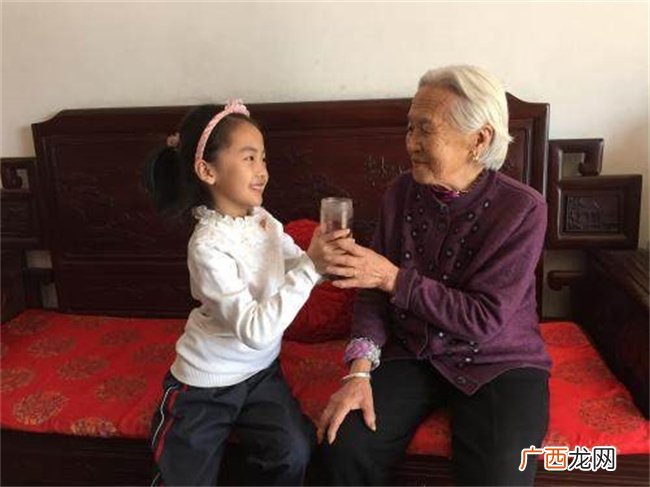 孩子的这三种做法 能看出以后是否孝顺父母 父母参考一下