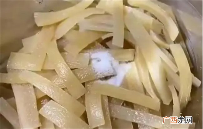 用猪皮还能出漂亮的水晶蛋 既好看又营养 满满的胶原蛋白