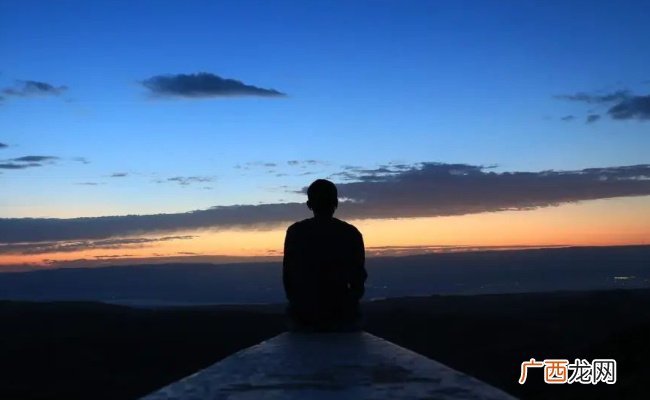 ?为什么中年人喜欢一个人待着