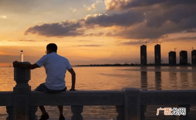 ?为什么中年人喜欢一个人待着