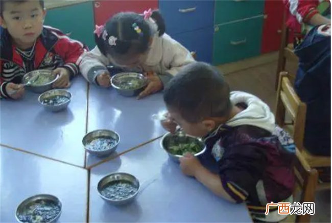 孩子几岁上幼儿园比较好 听听专家们怎么说 三岁有点早