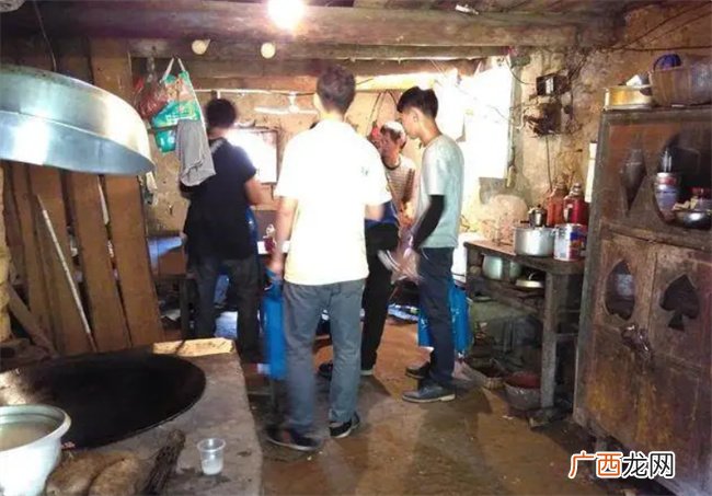 父母别在孩子面前哭穷 会毁掉孩子 别让穷限制孩子的眼界