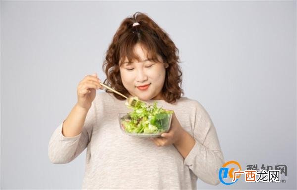 为什么有些女生胸部柔软像面包 有些却硬得像馒头 答案都在这了