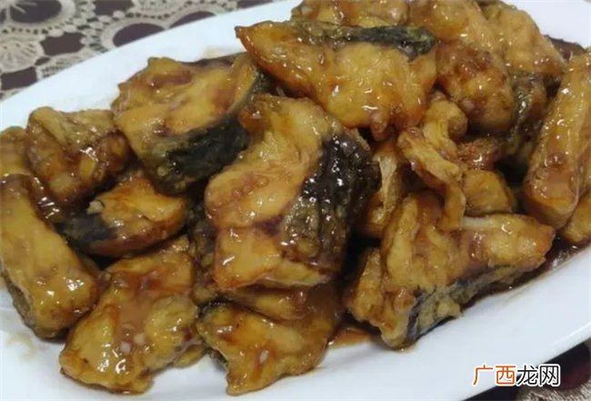 瓦块鱼还是糖醋的好 口感酸甜 外酥里嫩 保证你一看就会
