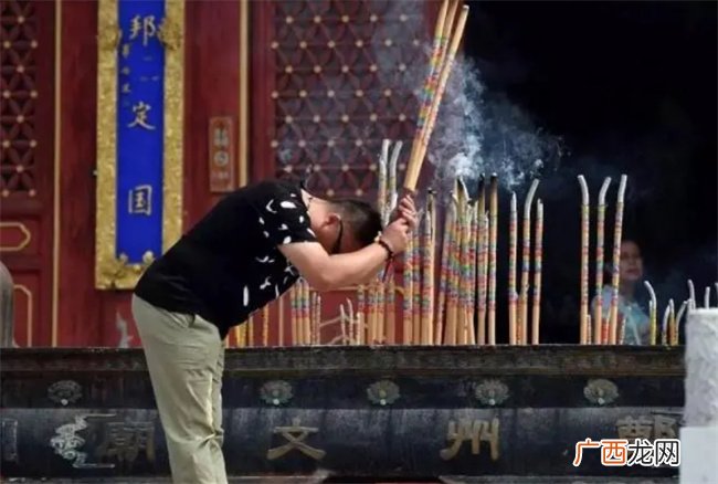 八字中导致命主的命运是穷格还是富格都有哪些因素