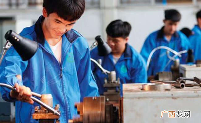 职校生就业 学校中介如何联手挖坑