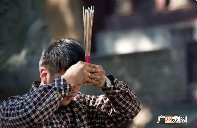 八字命理学中比肩与劫财对命主的影响都有哪些