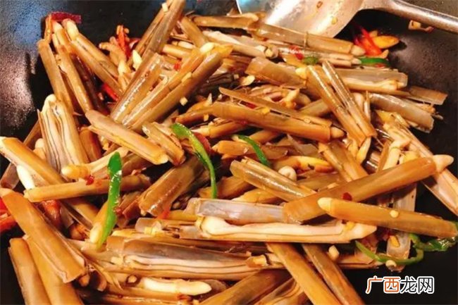 香鲜入味的“辣炒蛏子”入口真是鲜味十足，简单超过瘾