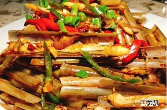 香鲜入味的“辣炒蛏子”入口真是鲜味十足，简单超过瘾