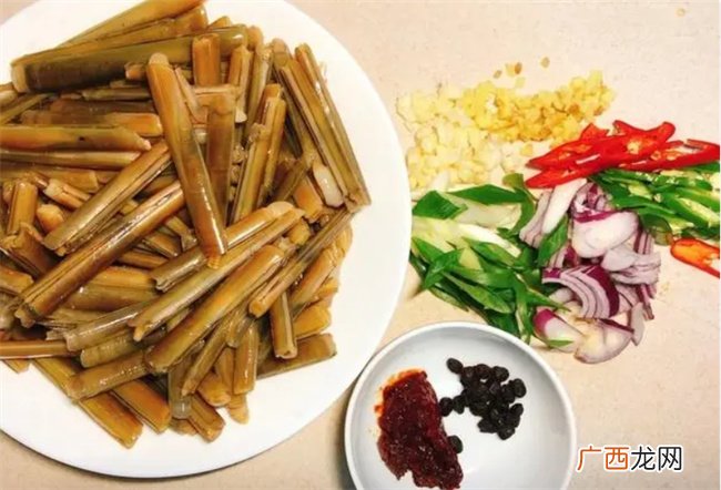 香鲜入味的“辣炒蛏子”入口真是鲜味十足，简单超过瘾