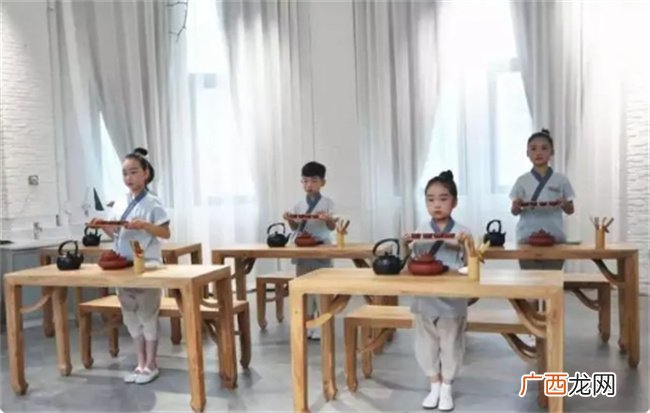 这些礼貌还教吗 过分推崇讲礼貌或会毁了孩子 别再被忽悠
