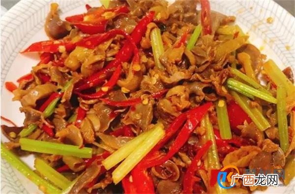 开胃的“酸辣鸡胗”脆嫩爽口 米饭的最佳伴侣 一次一盘不够吃