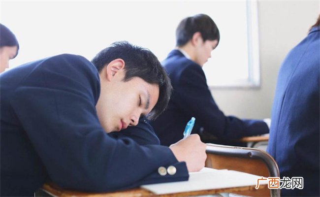 ?学生上课总犯困怎么办 总容易犯困是怎么回事