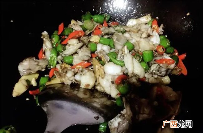 香辣美味的爆炒田鸡做法简单清晰 吃了第一回还想第二回