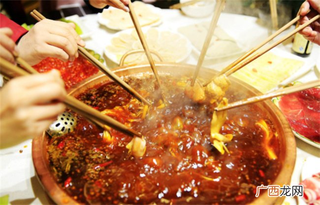 ?吃火锅选什么锅底健康 火锅底料该如何选择