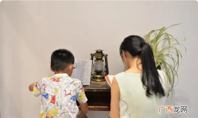 家长陪读对孩子的学习成绩真的有帮助吗