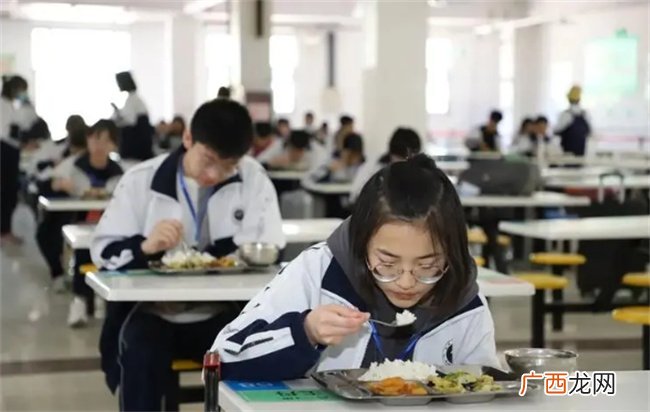 ?学生上课总偷吃饭怎么办 学生上课吃零食怎么办