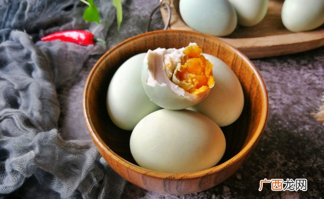 ?鸭蛋怎么腌鸭蛋腌制能保存多久