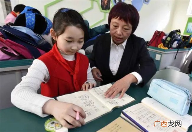 都是为你好以爱为名的道德绑架补习班 孩子身上一座大山