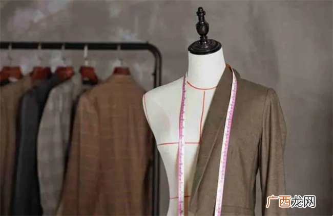 西服如何做好清洁保养 注意这几点 让西服打理变简单