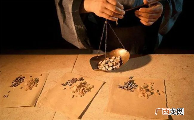 解析命理学中导致命主患心脏病的命造都有哪些特点