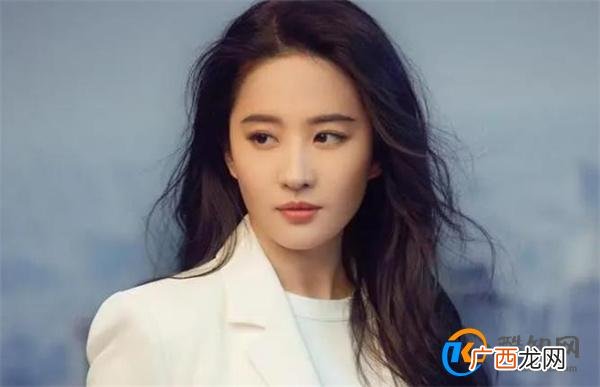 “荷尔蒙”旺盛的女人,通常有什么“特征”呢?不妨自查一下