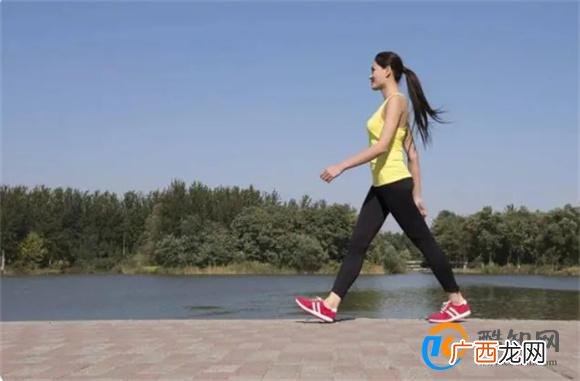 散步真的对身体好吗 医生提醒:过了60岁 坚持4件事或比运动好