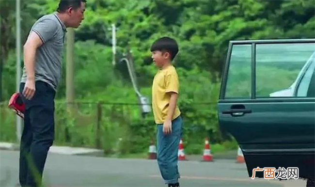 父母都喜欢跟孩子说 我走过的路比你吃的盐多 以彰显自己