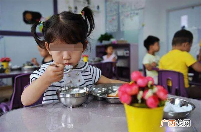 孩子突然抗拒去幼儿园 家长要提高警惕 及时沟通及时处理