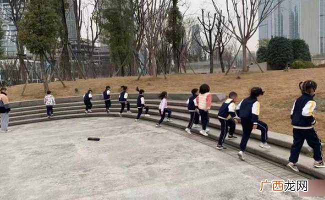?时间、地点家长自定 “上门体育培训”靠谱吗
